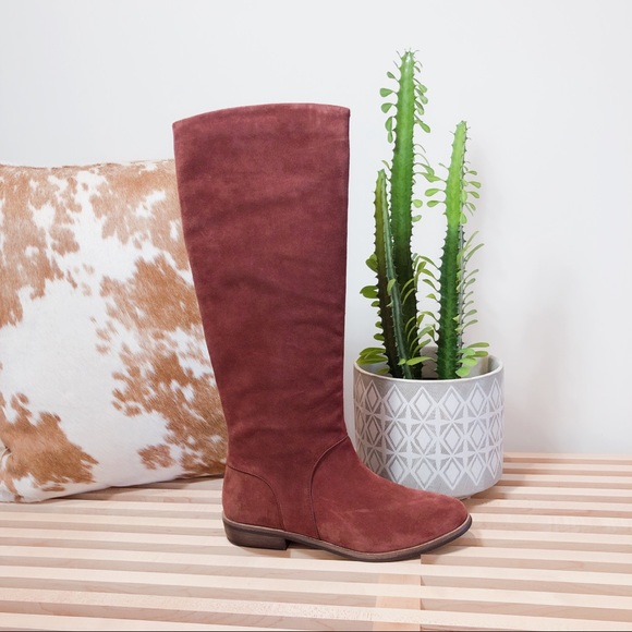 UGG Mahogany Riding Boot - Picture 3 of 7